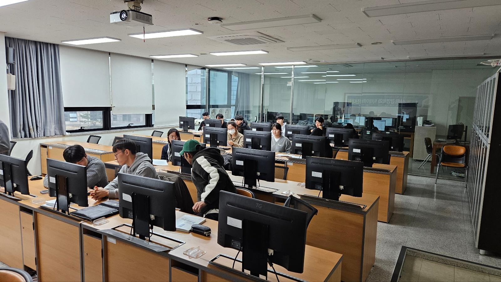 산업경영학과 2024년 제 5 회 빅데이터알고리즘 경진대회 대표이미지