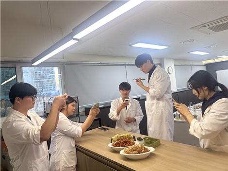 서일대 식품영양학과, ‘2025학년도 ICT-AI 휴먼케어 학생연구회_“Food trend lab with A.I”’ 활동 진행 대표이미지